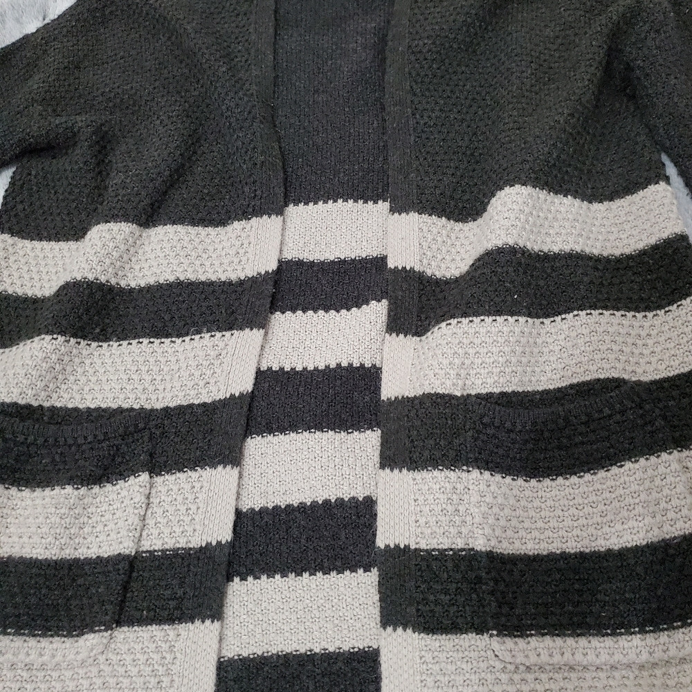 Cardigan - Picture 2 of 2